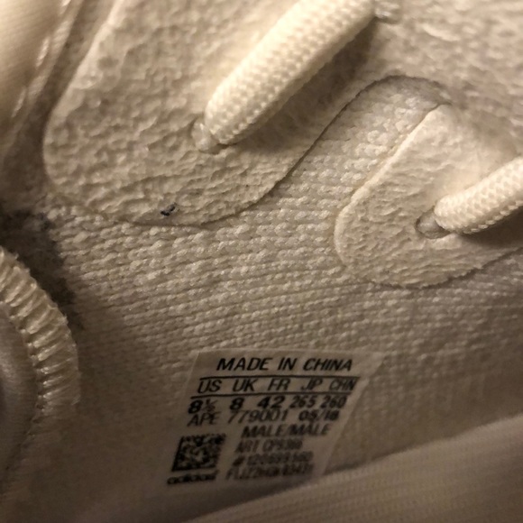 Yeezy Boost 350 V2 Cream - Picture 12 of 16